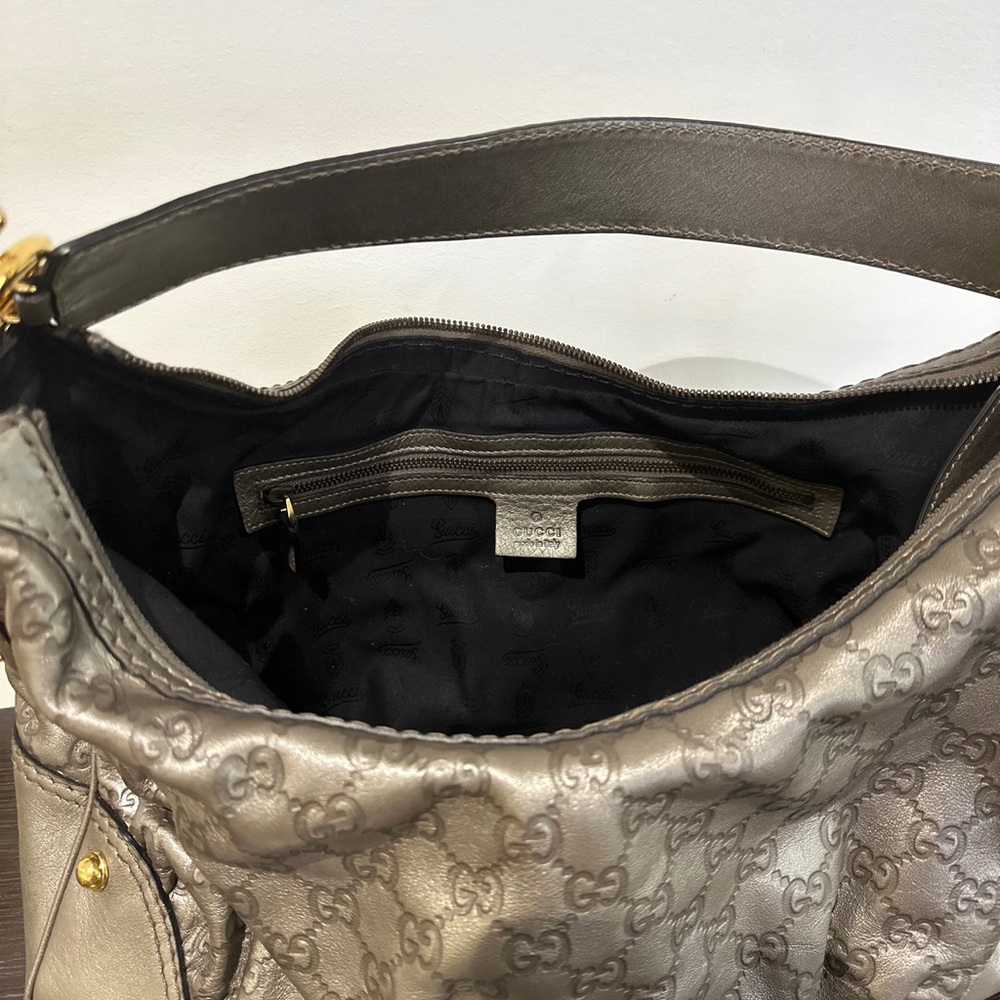 Excellent like new Gucci GG Signature Jockey Hobo Shoulder Bag
Gray - Picture 8 of 13